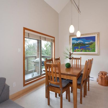 Painted Cliff 11 | Dog Friendly! Ski-In Ski-Out Benchlands Townhome W/ Hot Tub & Fireplace Whistler Exterior photo
